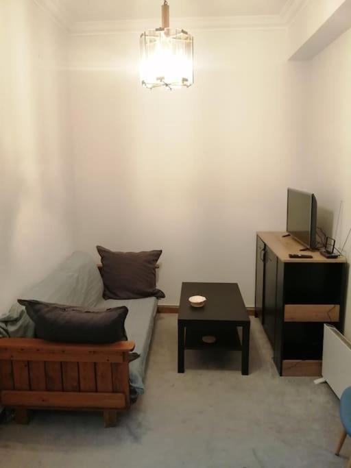 Ανακαινισμένο 8 Λεπτά Από Το Μετρό. Apartment Атина Екстериор снимка