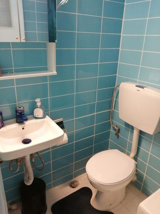 Ανακαινισμένο 8 Λεπτά Από Το Μετρό. Apartment Атина Екстериор снимка