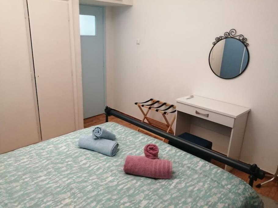 Ανακαινισμένο 8 Λεπτά Από Το Μετρό. Apartment Атина Екстериор снимка