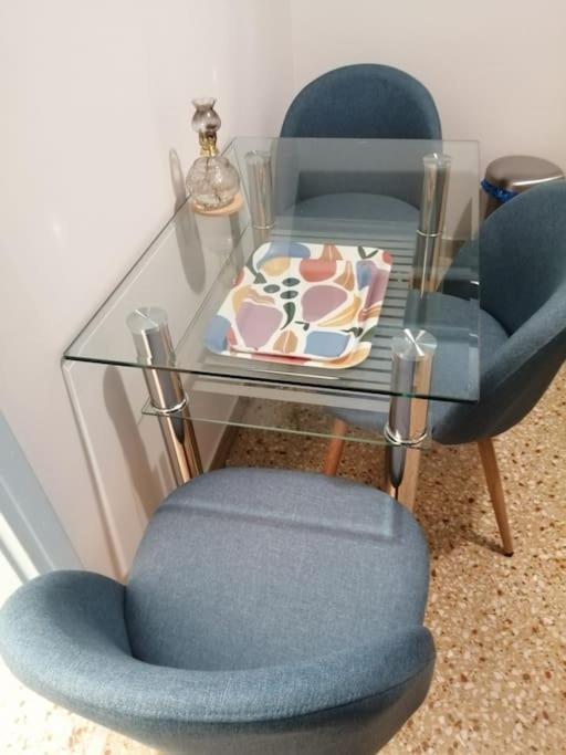 Ανακαινισμένο 8 Λεπτά Από Το Μετρό. Apartment Атина Екстериор снимка