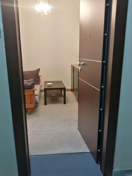 Ανακαινισμένο 8 Λεπτά Από Το Μετρό. Apartment Атина Екстериор снимка