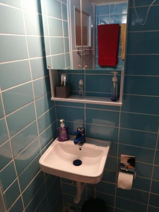 Ανακαινισμένο 8 Λεπτά Από Το Μετρό. Apartment Атина Екстериор снимка