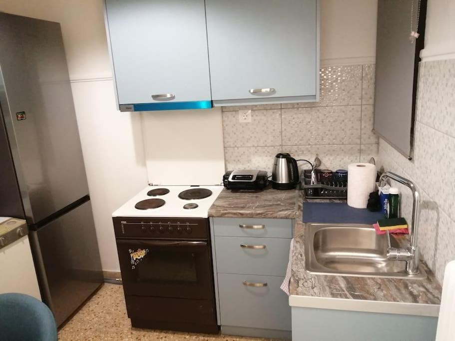 Ανακαινισμένο 8 Λεπτά Από Το Μετρό. Apartment Атина Екстериор снимка