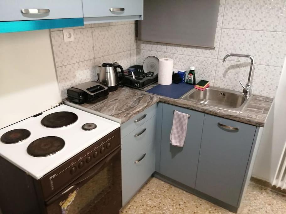 Ανακαινισμένο 8 Λεπτά Από Το Μετρό. Apartment Атина Екстериор снимка
